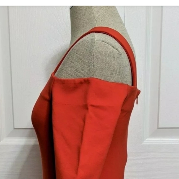 Romeo & Juliet cold shoulder mini dress - Picture 8 of 8